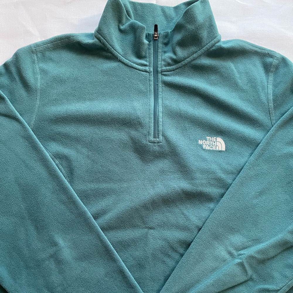The North Face Pull Over Sweater Size L
